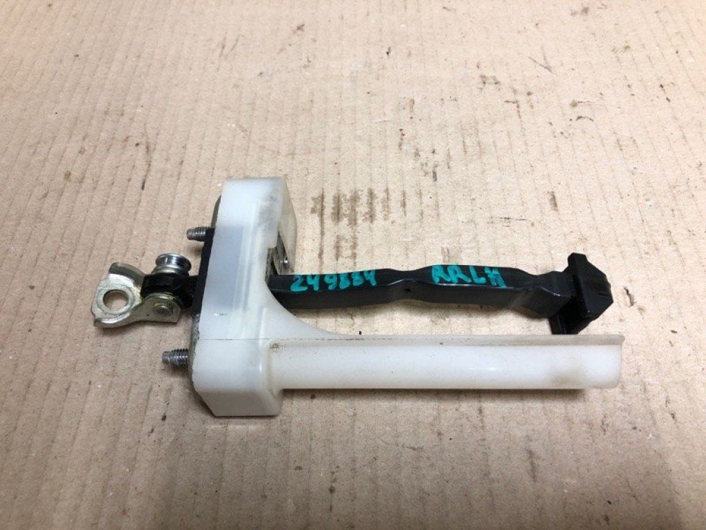 68640-0E021 | Ограничитель двери задн. лев. LEXUS RX350/450 09-15