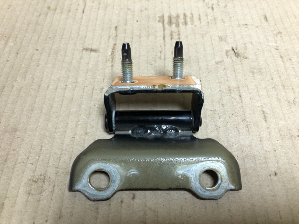 68810-0E020 | Петля кришки багажника прав. LEXUS RX350/450 09-15 - Фото 3