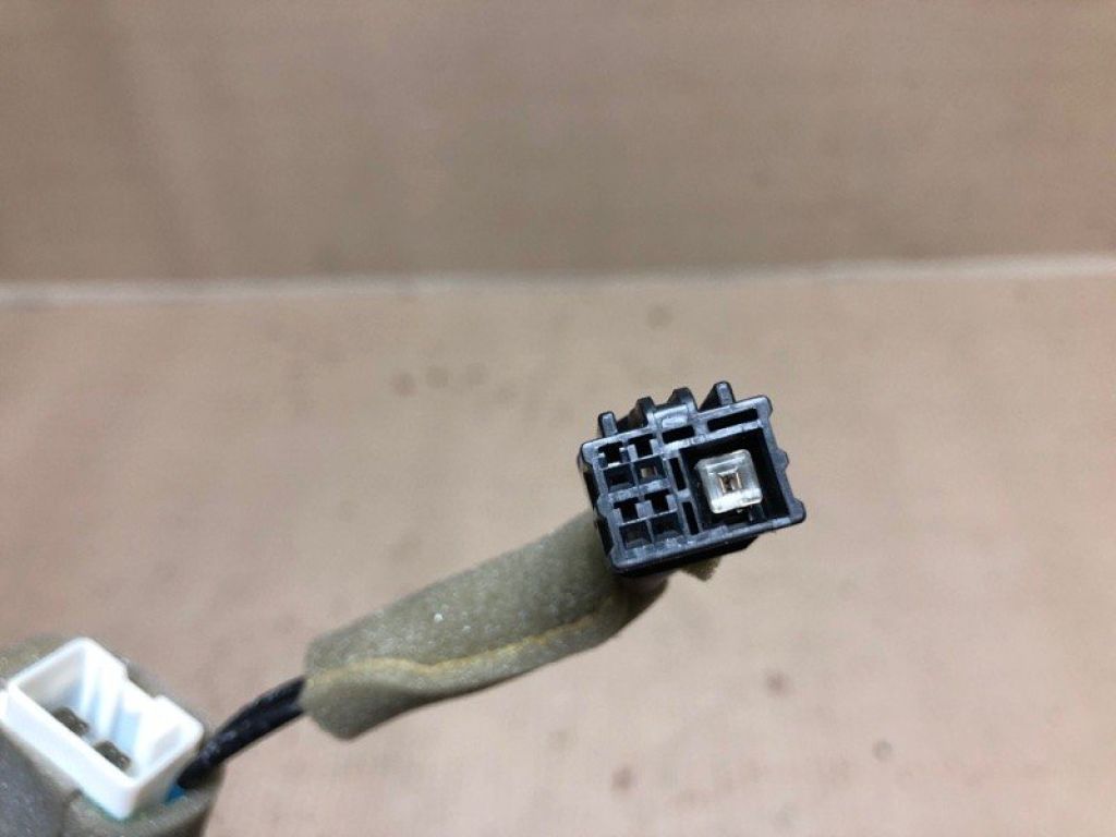 86300-48280 | Усилитель антенны LEXUS RX350/450 09-15 - Фото 4