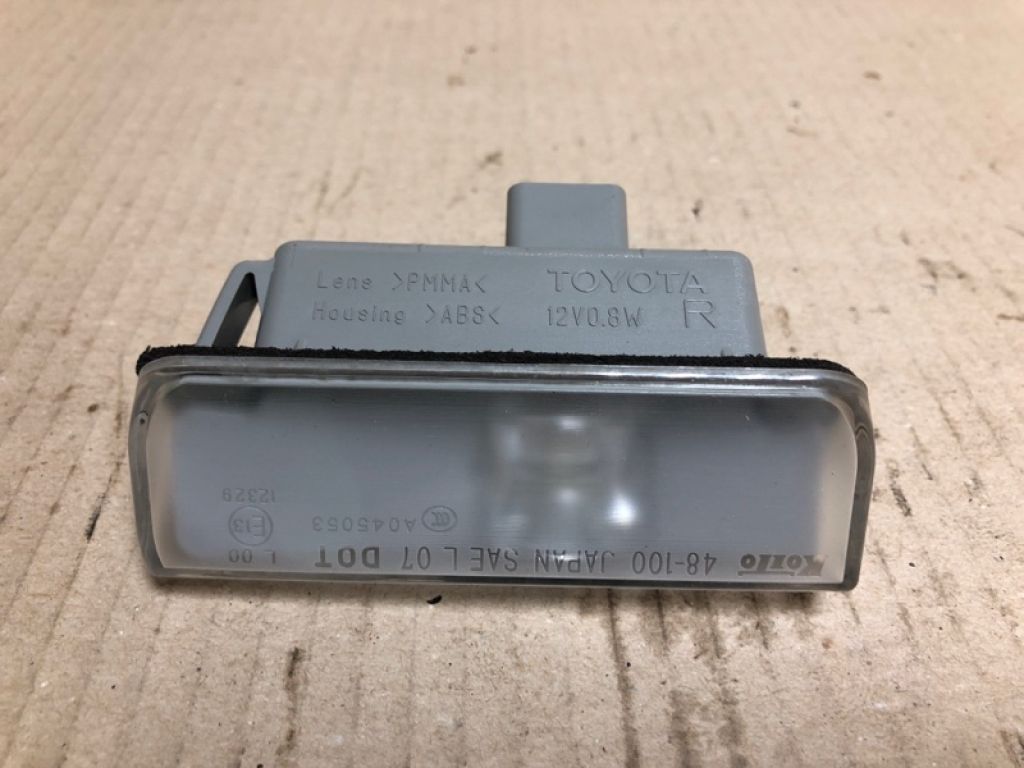 81204-48010 | Підсвічування номера прав. LEXUS RX350/450 09-15