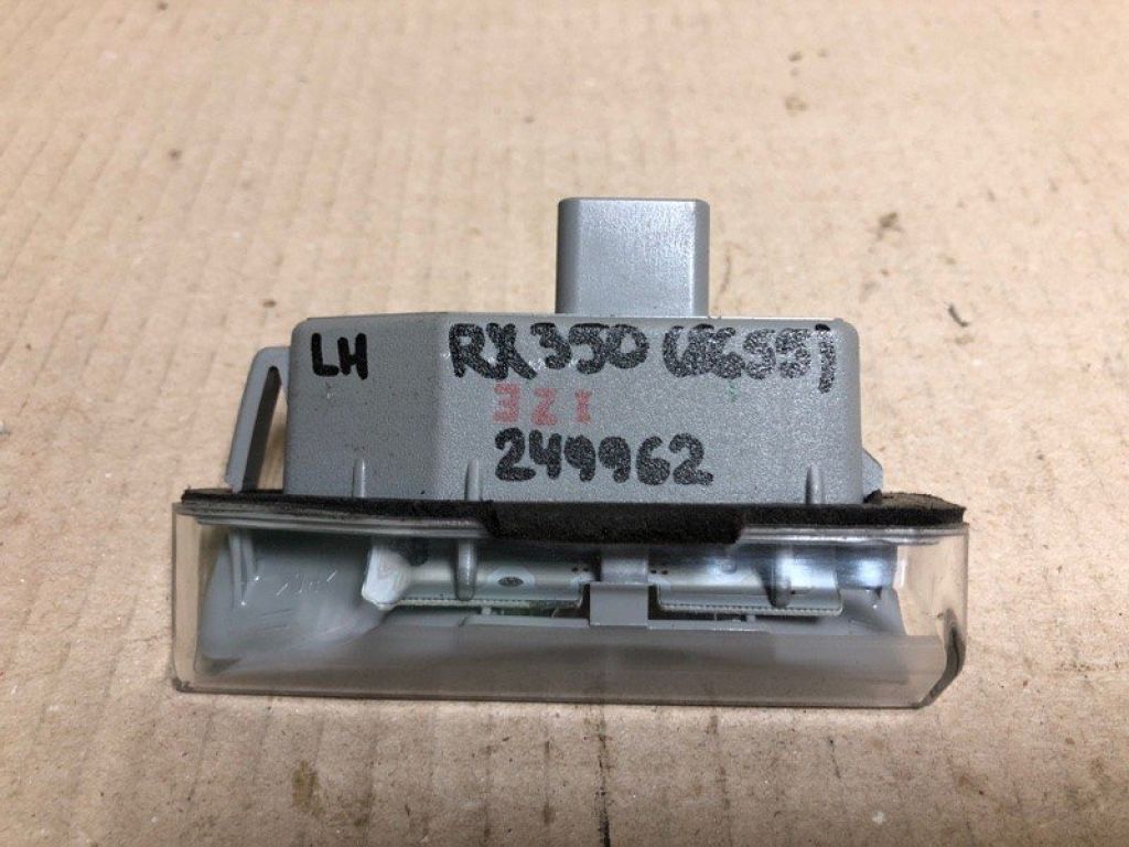 81204-48010 | Підсвічування номера лів. LEXUS RX350/450 09-15 - Фото 2