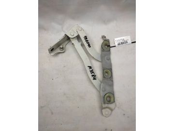 Петля кришки багажника прав. INFINITI M35/M45 04-10