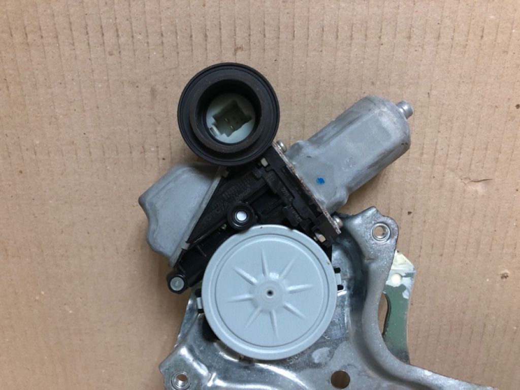 69801-0E070 | Склопідйомник задн. прав. LEXUS RX350/450 09-15 - Фото 2