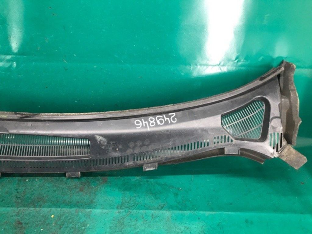 AE8Z-54018A16-A | Пластик под лобовое стекло / Жабо FORD FIESTA 08-17 - Фото 7