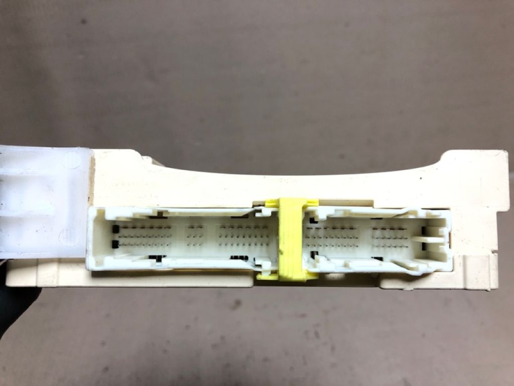 82730-0E890 | Блок запобіжників салон LEXUS RX350/450 09-15 - Фото 4