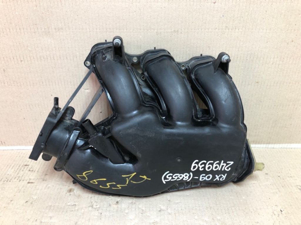 17190-0P070 | Колектор впускний LEXUS RX350/450 09-15