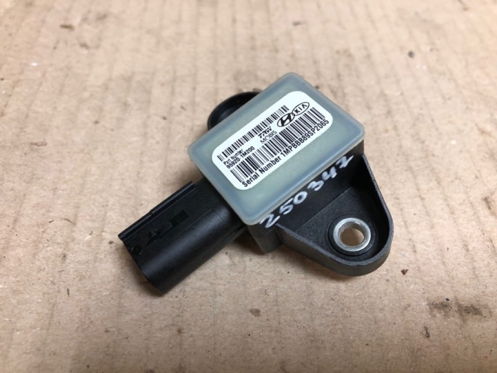 95920-1M200 | Датчик удара передн. прав. HYUNDAI SONATA YF 10-14