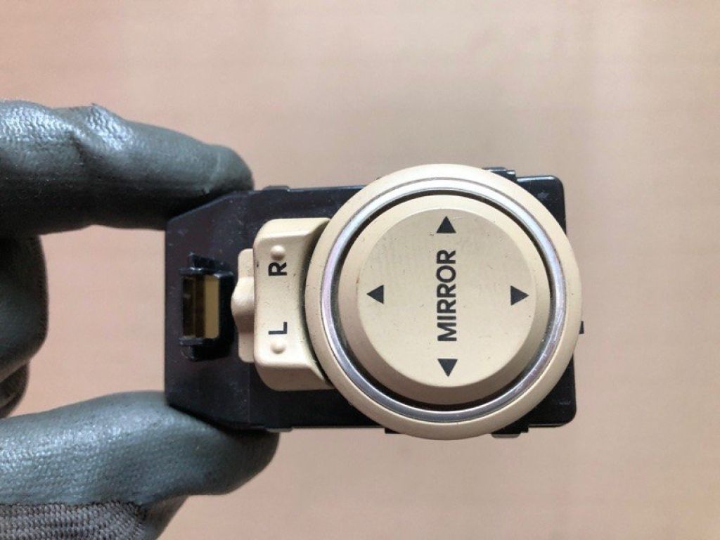 93573-3S000YDA | Блок управления зеркалами HYUNDAI SONATA YF 10-14