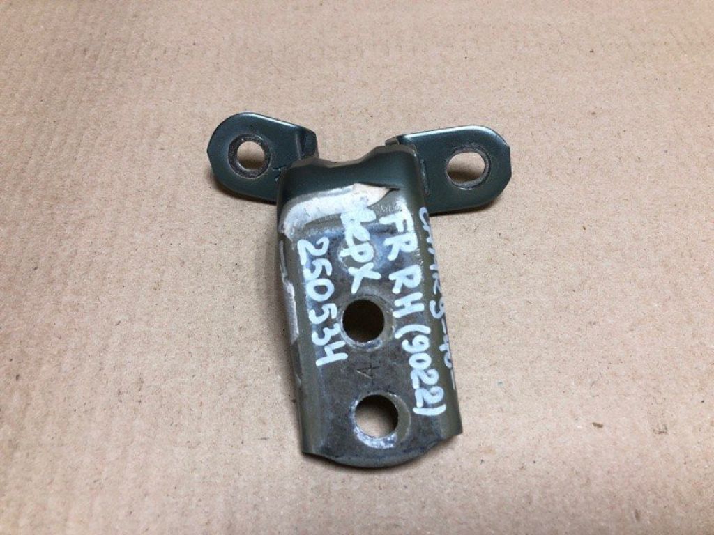 68710-02020 | Петля двери верхняя передн. прав. TOYOTA CAMRY 40 06-11
