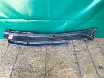 Пластик под лобовое стекло / Жабо TOYOTA LAND CRUISER PRADO 150 09-17
