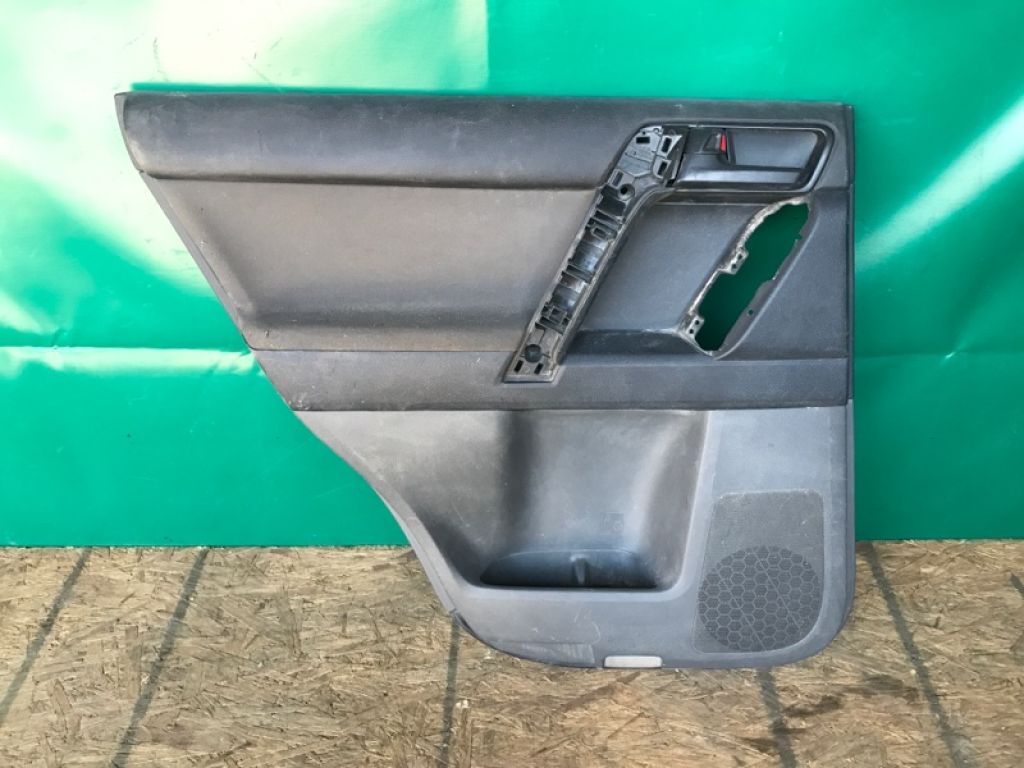 67640-60D20-C4 | Карта двери задн. лев. TOYOTA LAND CRUISER PRADO 150 09-17