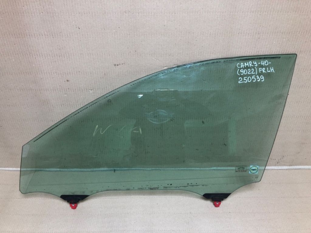 68102-06080 | Скло дверей передн. лів. TOYOTA CAMRY 40 06-11