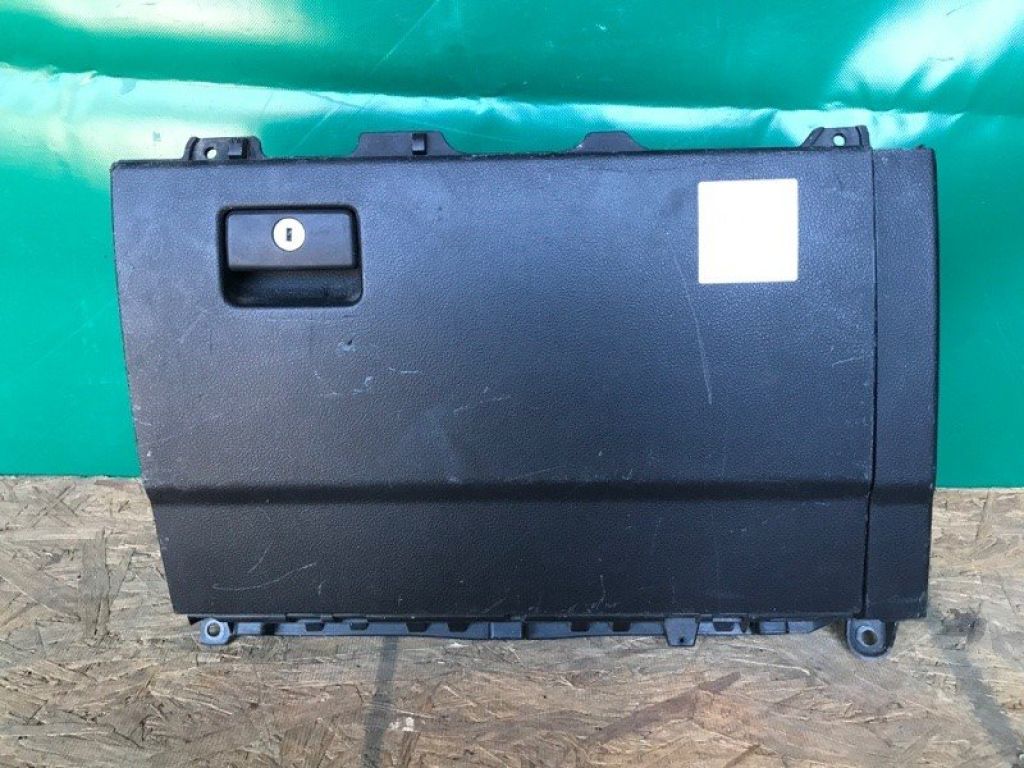 55550-60210-C0 | Бардачок TOYOTA LAND CRUISER PRADO 150 09-17