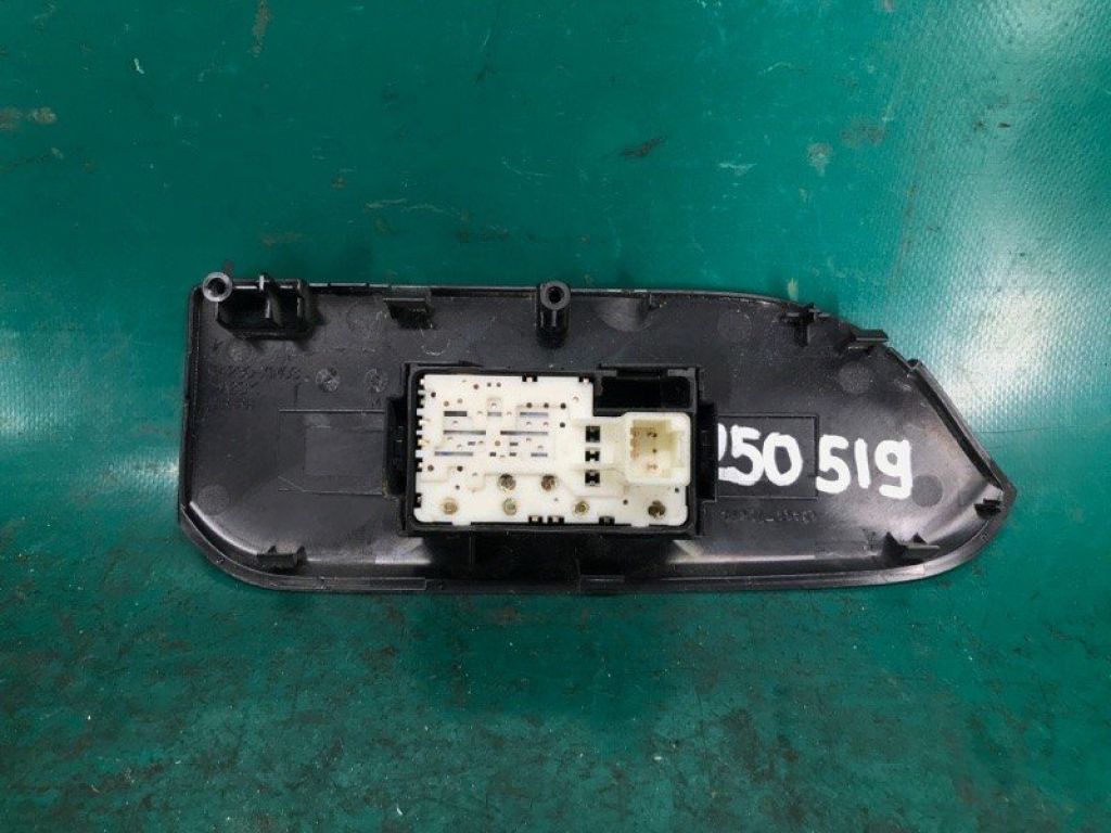 84810-33120 | Кнопка стеклоподъемника передн. прав. TOYOTA LAND CRUISER PRADO 150 09-17 - Фото 3