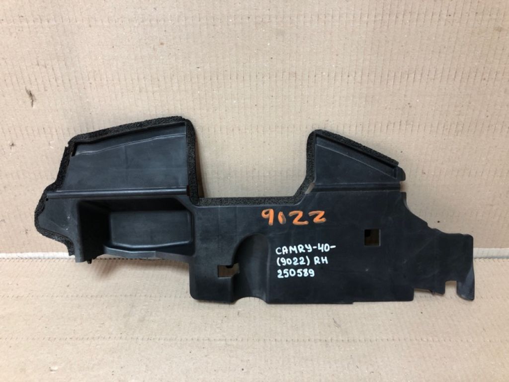 53293-06040 | Дефлектор радиатора прав. TOYOTA CAMRY 40 06-11