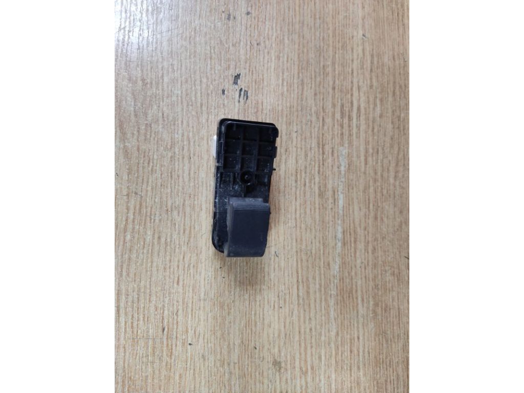BBM2-66-370 | Кнопка стеклоподъемника задн. лев. MAZDA 3 BL 09-13