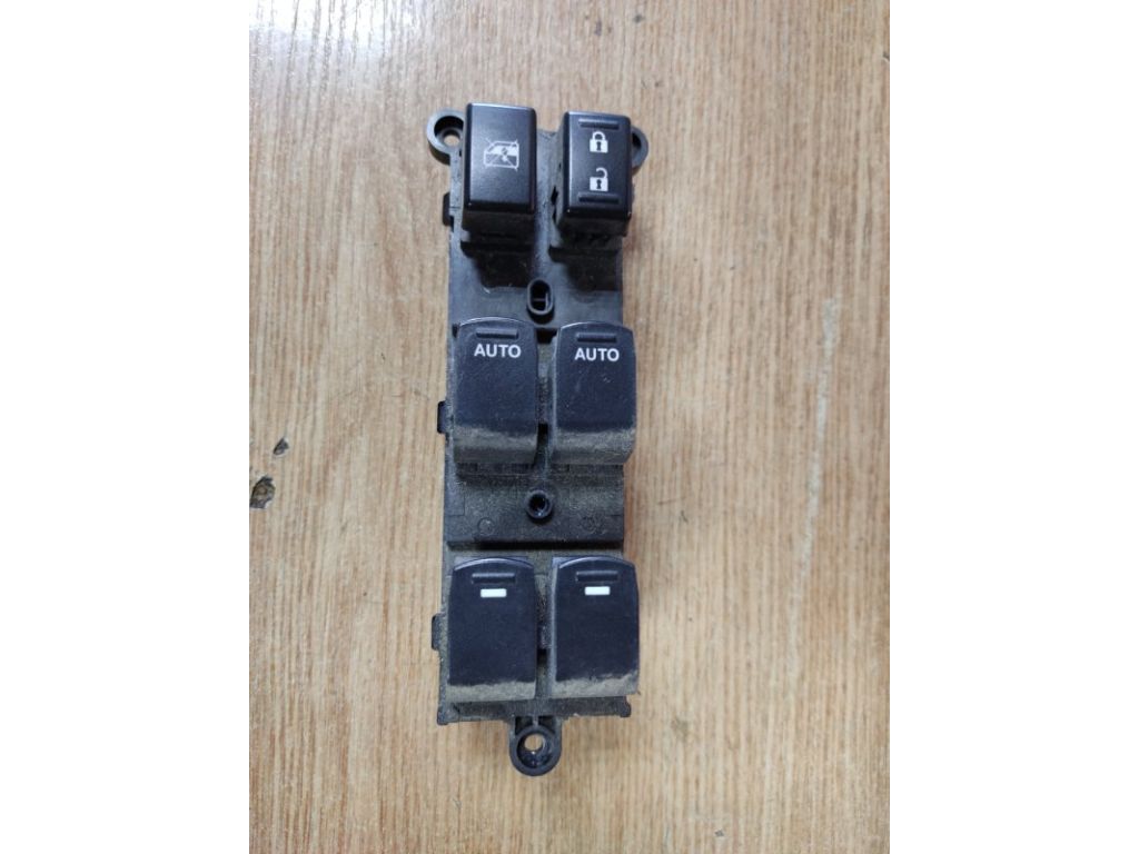 37990-57L00 | Блок управления стеклоподъемниками передн. лев. SUZUKI KIZASHI 09-14