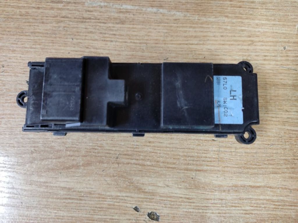 37990-57L00 | Блок управления стеклоподъемниками передн. лев. SUZUKI KIZASHI 09-14 - Фото 2