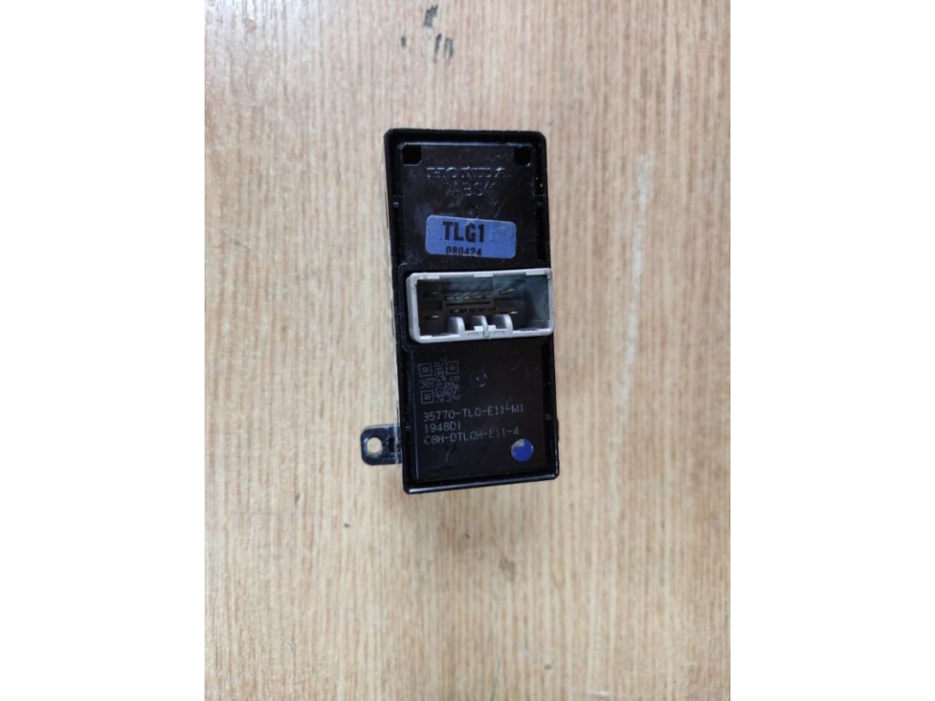 35770-TL0-E12 | Кнопка стеклоподъемника задн. прав. HONDA ACCORD CU8 08-13 - Фото 2