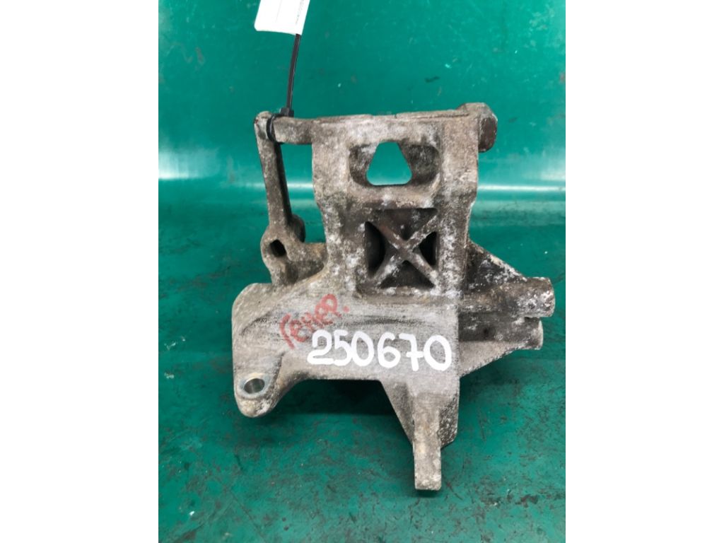 73611SA000 | Кронштейн/крепление компрессора кондиционера SUBARU FORESTER SG 02-07