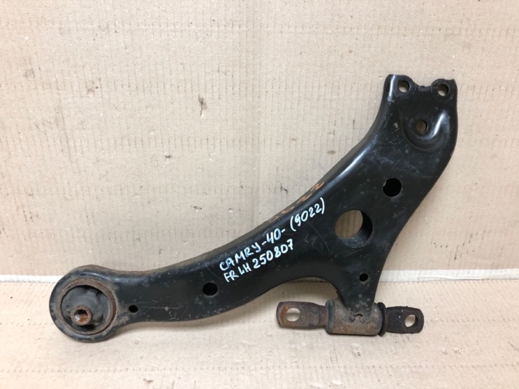 48069-06150 | Рычаг передней подвески нижний лев. TOYOTA CAMRY 40 06-11