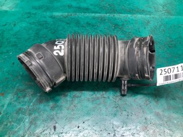 патрубок повітряного фільтра FORD FIESTA 08-17