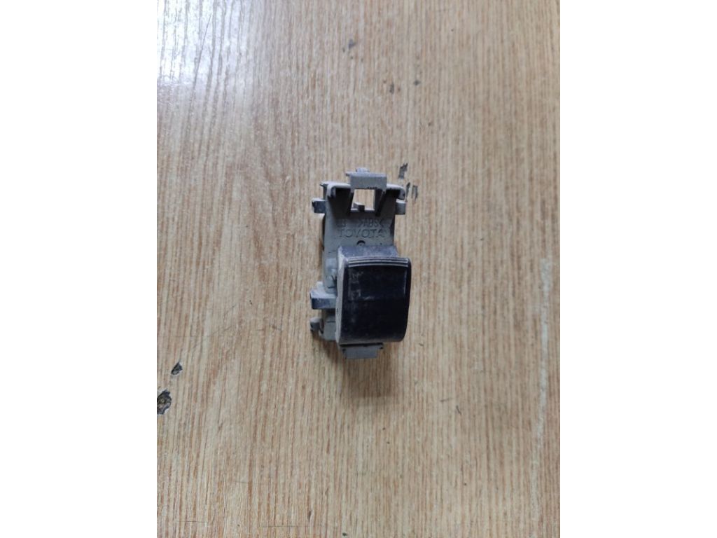 84810-52030 | Кнопка стеклоподъемника задн. лев. TOYOTA CAMRY 40 06-11
