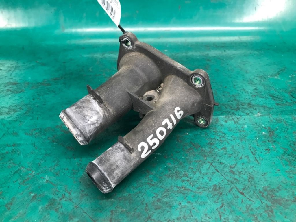 BE8Z-8592-B | Корпус термостата FORD FIESTA 08-17