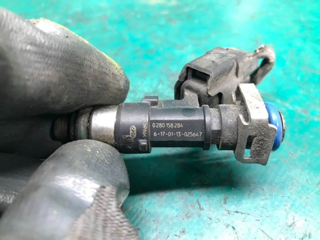 BE8Z-9F593-B | Форсунка паливна FORD FIESTA 08-17 - Фото 4