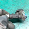BE8Z-9F593-B | Форсунка топливная FORD FIESTA 08-17 - Превью 4