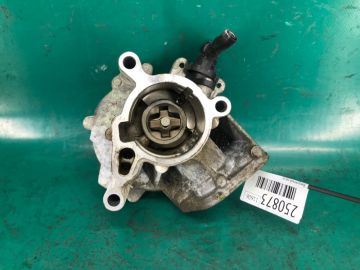 Вакуумний насос VOLKSWAGEN PASSAT B8 14-