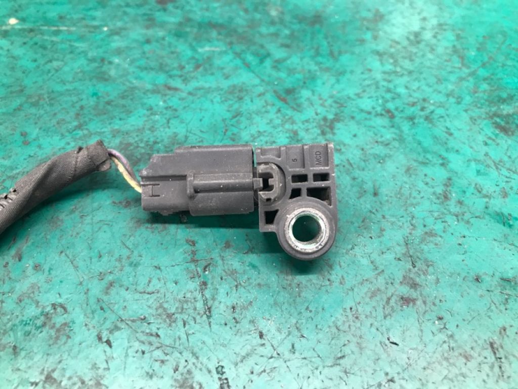BK2Z-14B004-A | Датчик удару передн. лів. FORD FIESTA 08-17