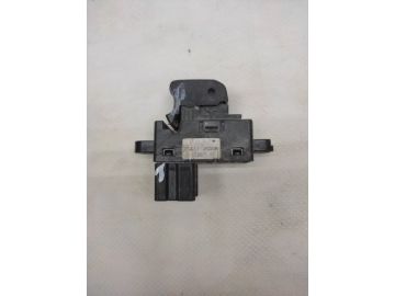 Кнопка стеклоподъемника задн. лев. INFINITI G25/G35/G37/Q40 06-14