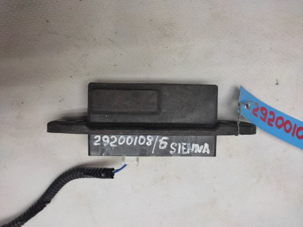 84840-0T010 | Кнопка открывания багажника наружная TOYOTA SIENNA 11-16