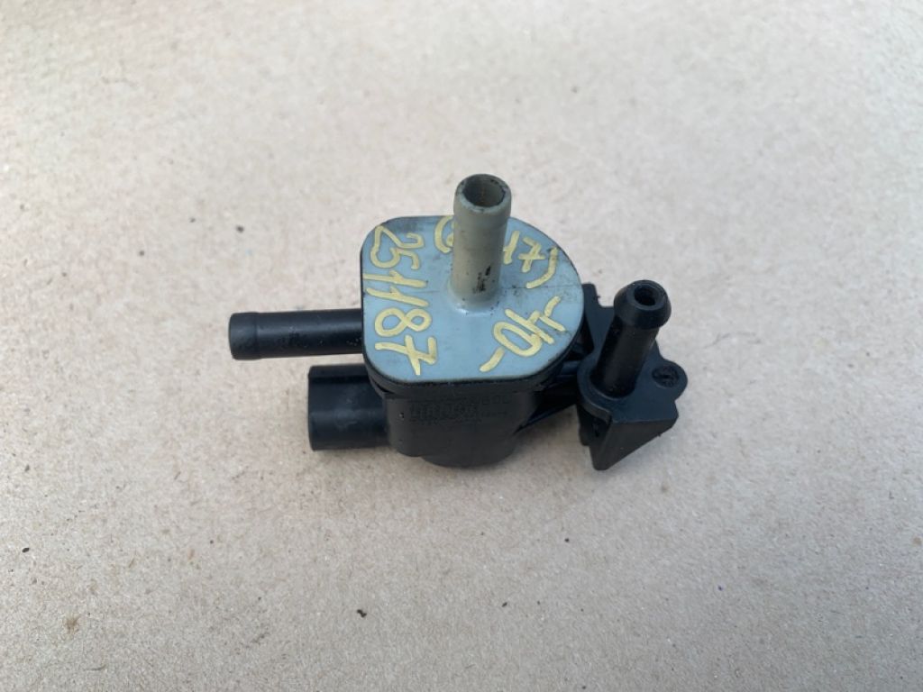 25860-0H080 | Клапан электромагнитный (вакуумный) TOYOTA CAMRY 40 06-11