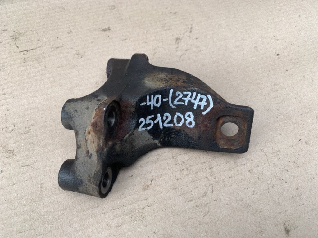 12315-0H080 | Кронштейн двигуна прав. TOYOTA CAMRY 40 06-11