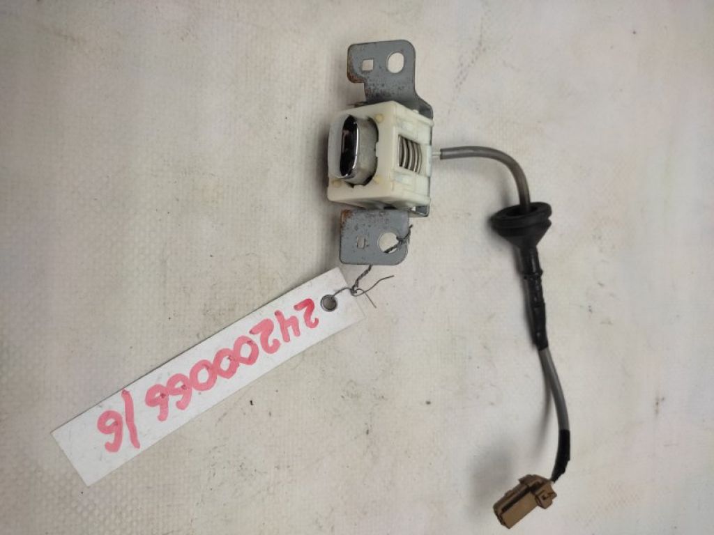 25380-JK01A | Кнопка відкриття багажника зовнішня INFINITI G25/G35/G37/Q40 06-14 - Фото 2