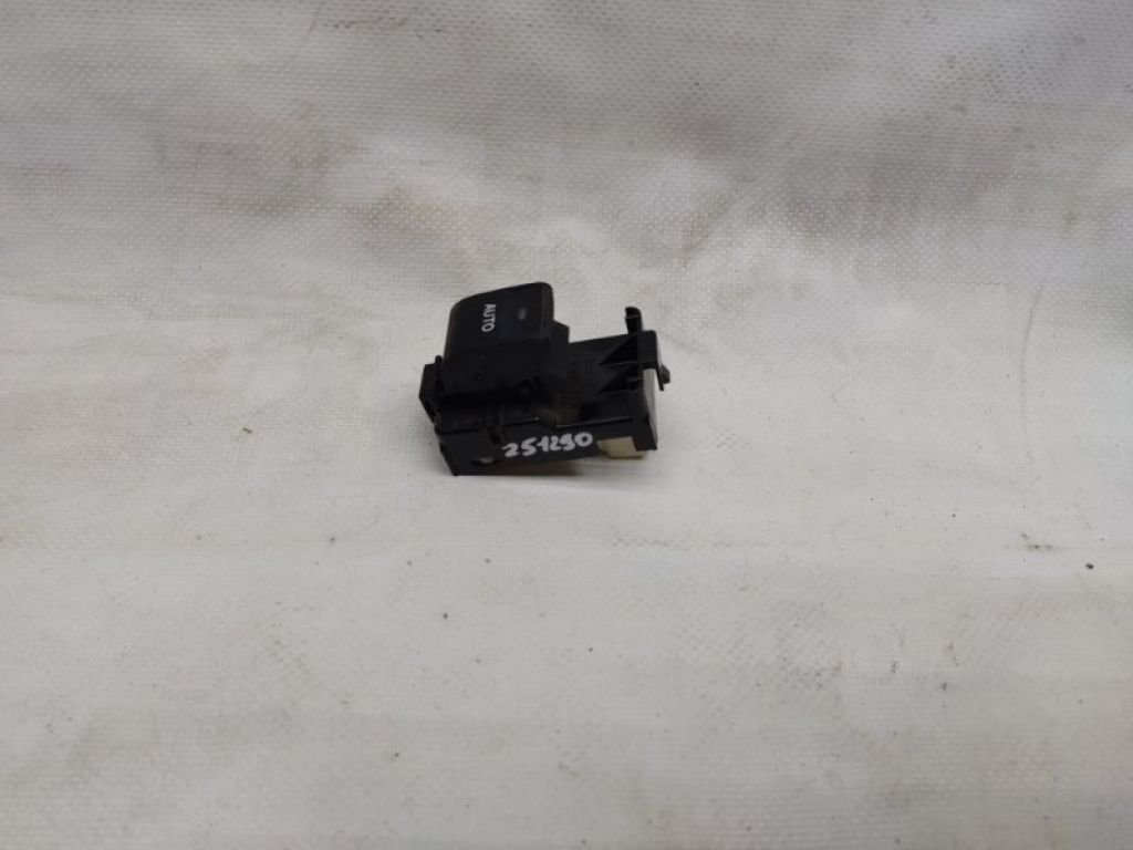 84810-33120 | Кнопка склопідіймача TOYOTA CAMRY 40 06-11 - Фото 2