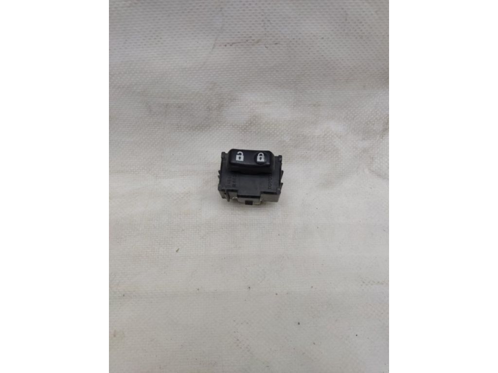 Кнопка центрального замку TOYOTA PRIUS - 30 09-17