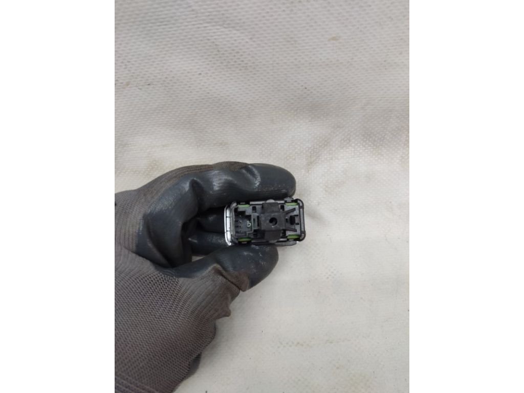 25411-5DA0A | Кнопка стеклоподъемника INFINITI QX30 16-20 - Фото 3