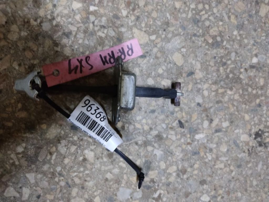 81830-57L01 | Обмежувач дверей задн. прав. SUZUKI SX4 06-13