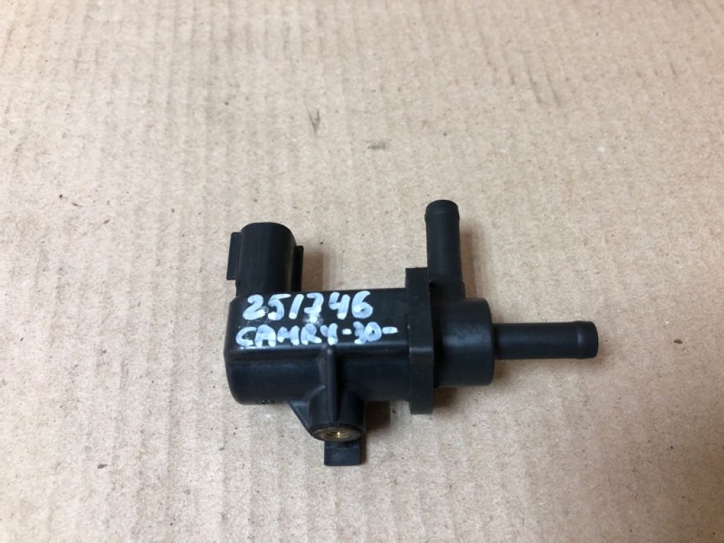 25860-0H050 | Клапан электромагнитный (вакуумный) TOYOTA CAMRY 30 02-06