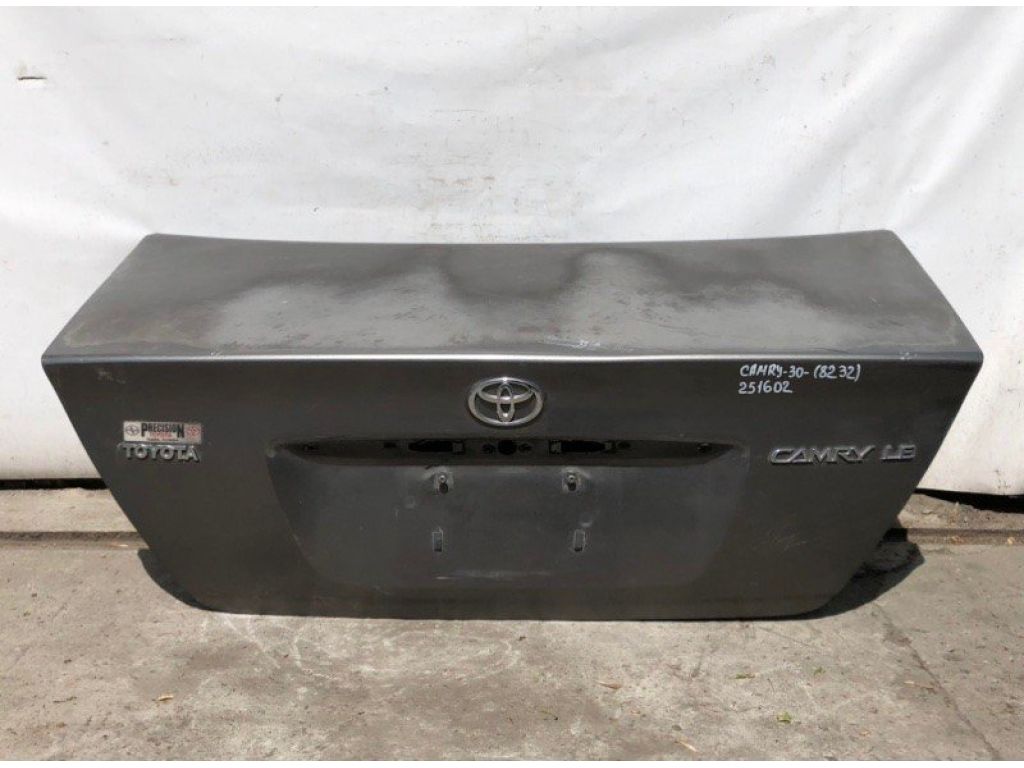 64401-AA061 | Крышка багажника TOYOTA CAMRY 30 02-06