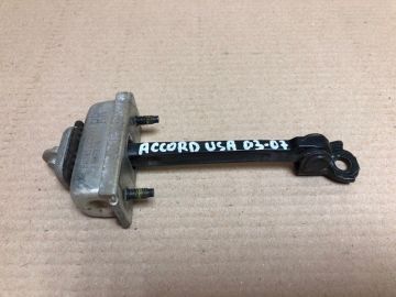 Ограничитель двери задн. прав. HONDA ACCORD USA 03-07