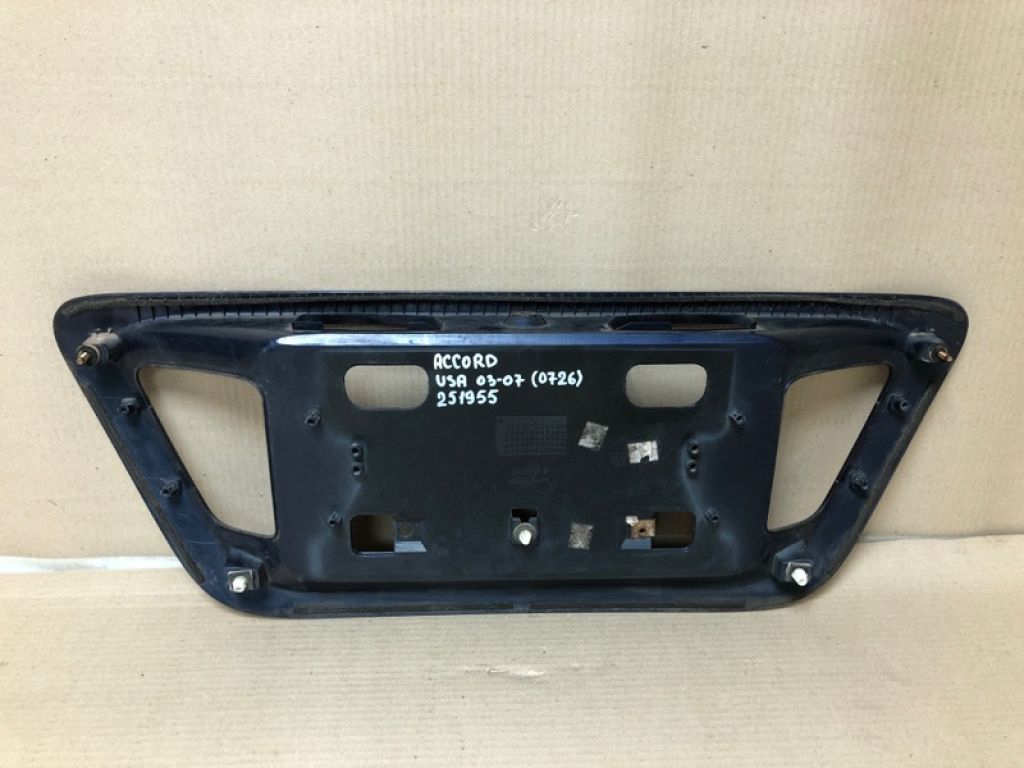 74890-SDA-A01ZB | Панель підсвічування номера HONDA ACCORD USA 03-07 - Фото 2