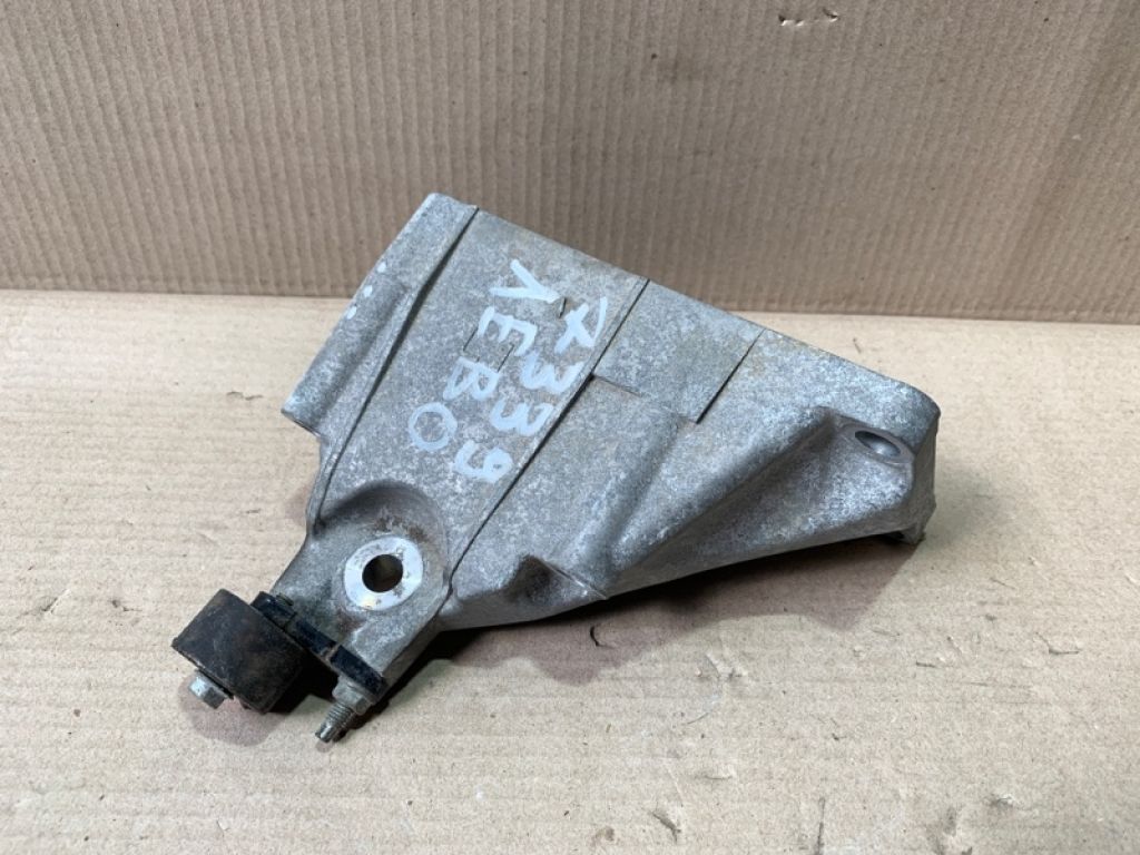 12302-38170 | Кронштейн двигателя лев. LEXUS LS460 06-12 - Фото 2