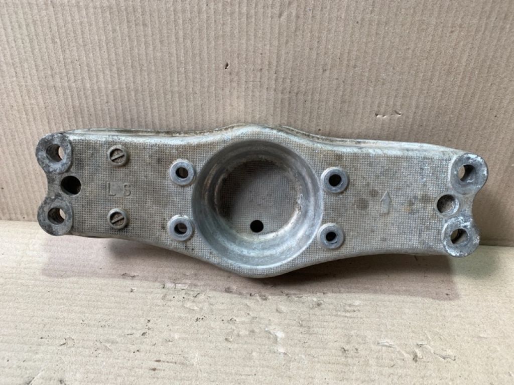 57255-50030 | Кронштейн КПП LEXUS LS460 06-12 - Фото 2