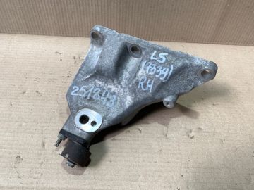 Кронштейн двигателя прав. LEXUS LS460 06-12
