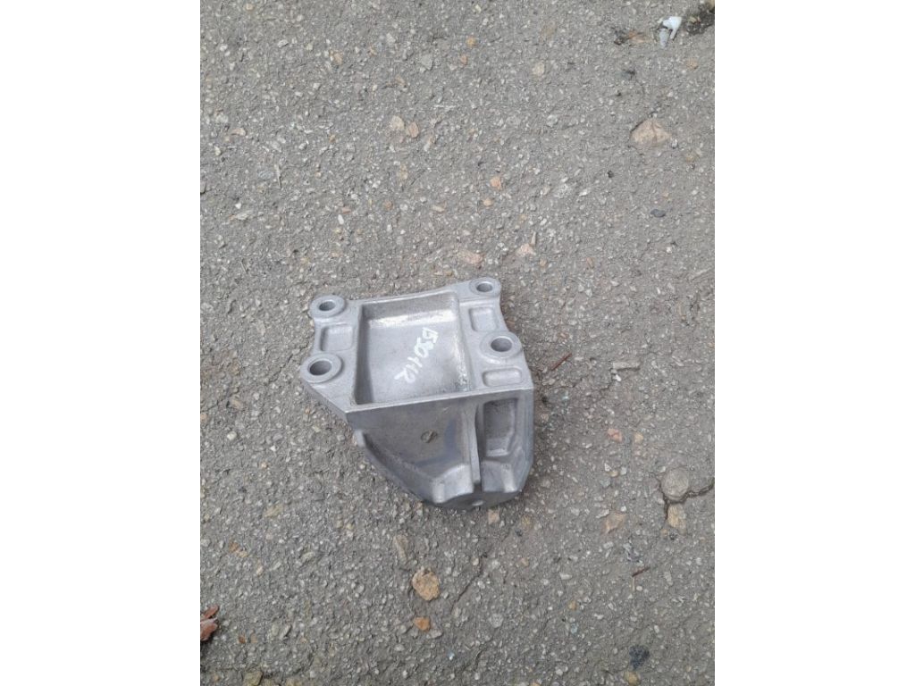 11220-1MA0A | Кронштейн опори двигуна INFINITI M25/M37/M56/Q70/M35H 10-16 - Фото 2