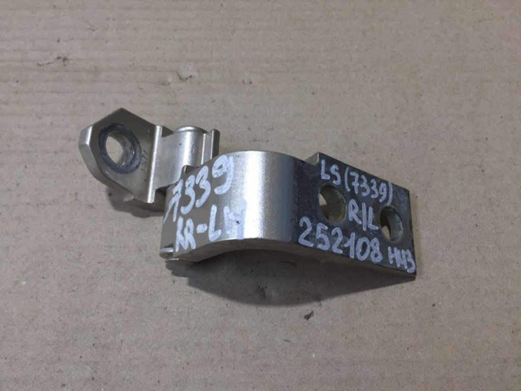 68780-30150 | Петля двери нижняя задн. лев. LEXUS LS460 06-12